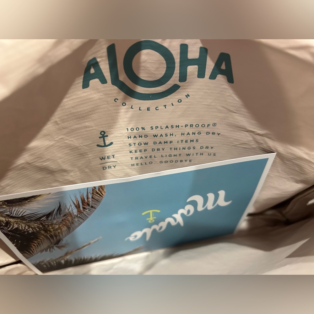 ALOHA Collection Areca Small Pouch - Picture 5 of 7